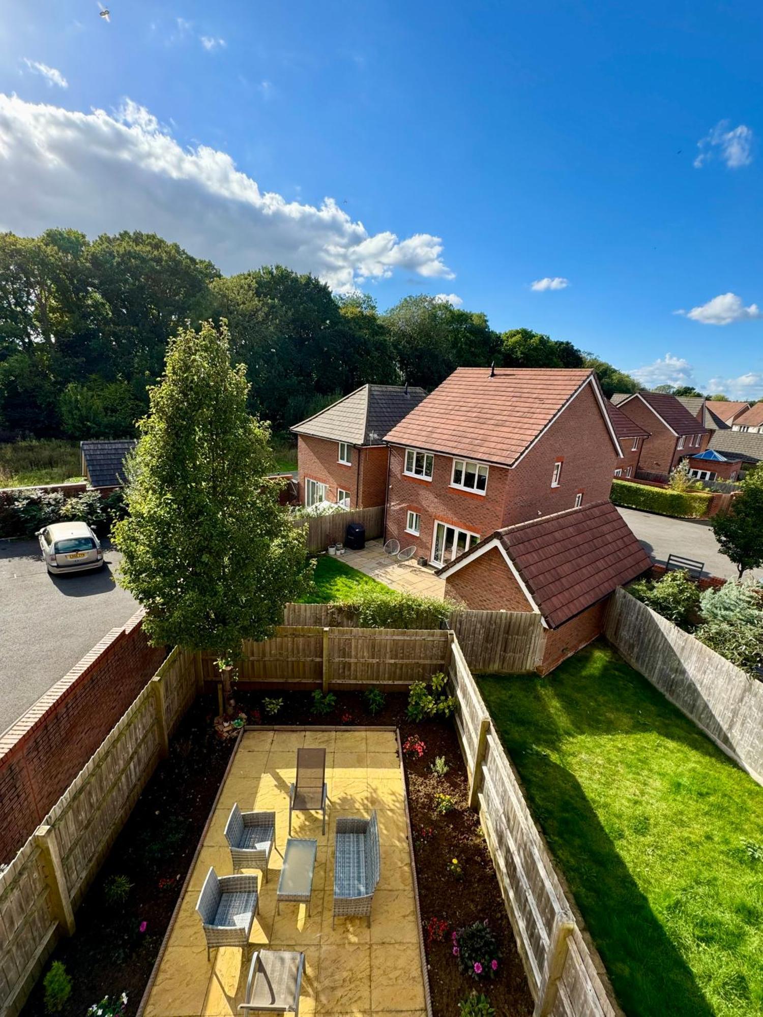 Large Double Room & Private Ensuite Bathroom, Badbury Park, Swindon, Near Great Western Hospital Buitenkant foto