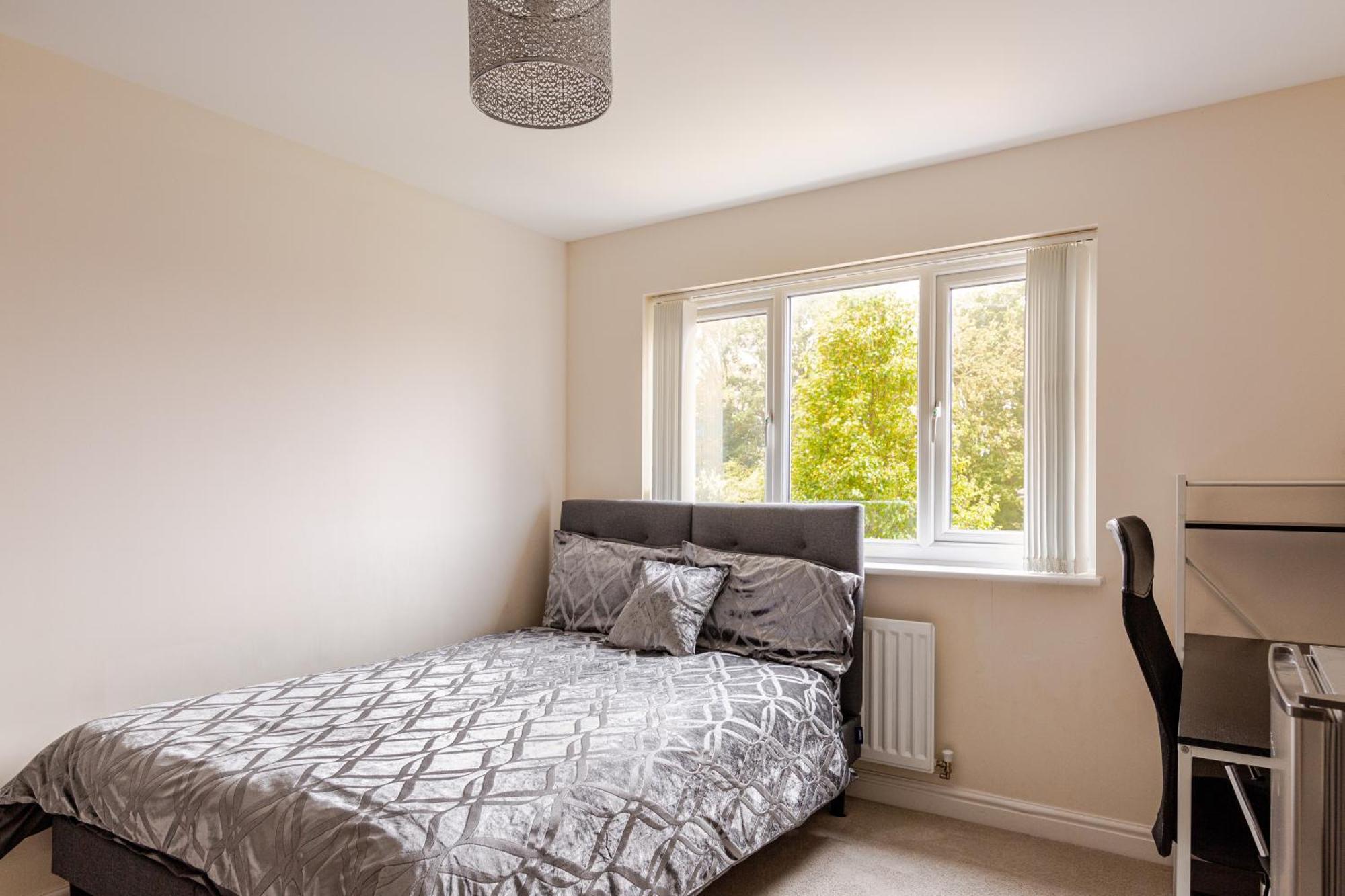 Large Double Room & Private Ensuite Bathroom, Badbury Park, Swindon, Near Great Western Hospital Buitenkant foto